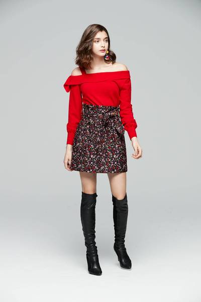 Off-the-shoulder knitted tops