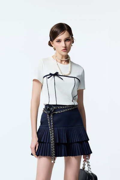 撞色刺繡偽Ｔ恤上衣