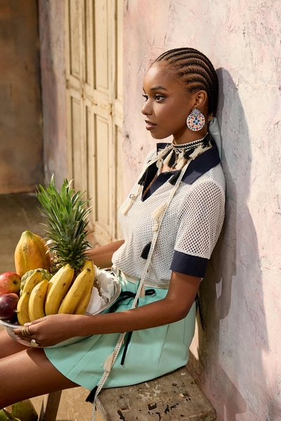 閃亮鑲火山玻璃色邊上衣