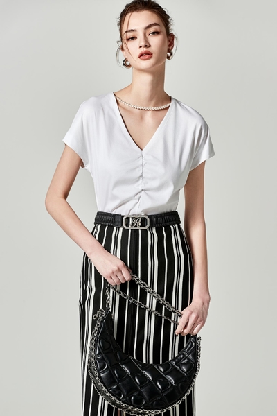 珍珠鍊v領絲光T恤