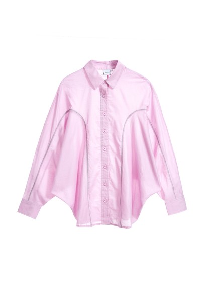 Modern shirt with loose sleeves