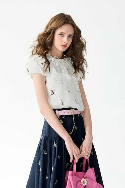 光澤感立體繡花上衣