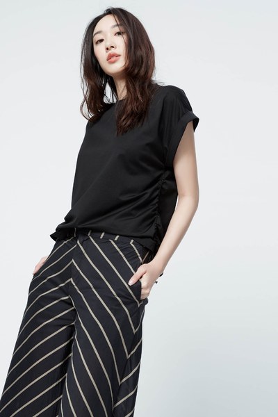 Modern string design top