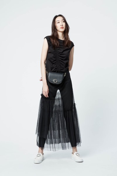 Modern ruffle design top