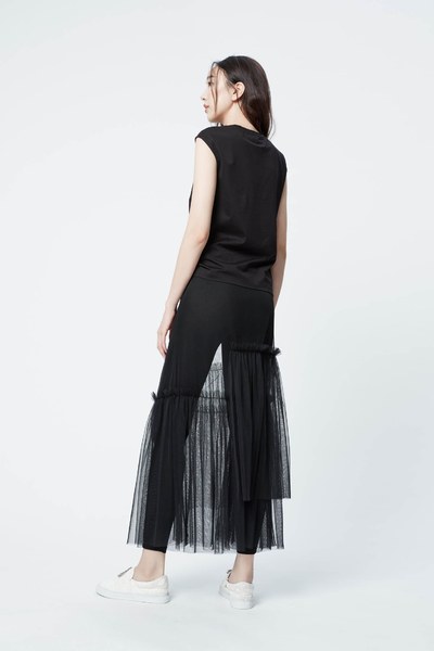 Modern ruffle design top