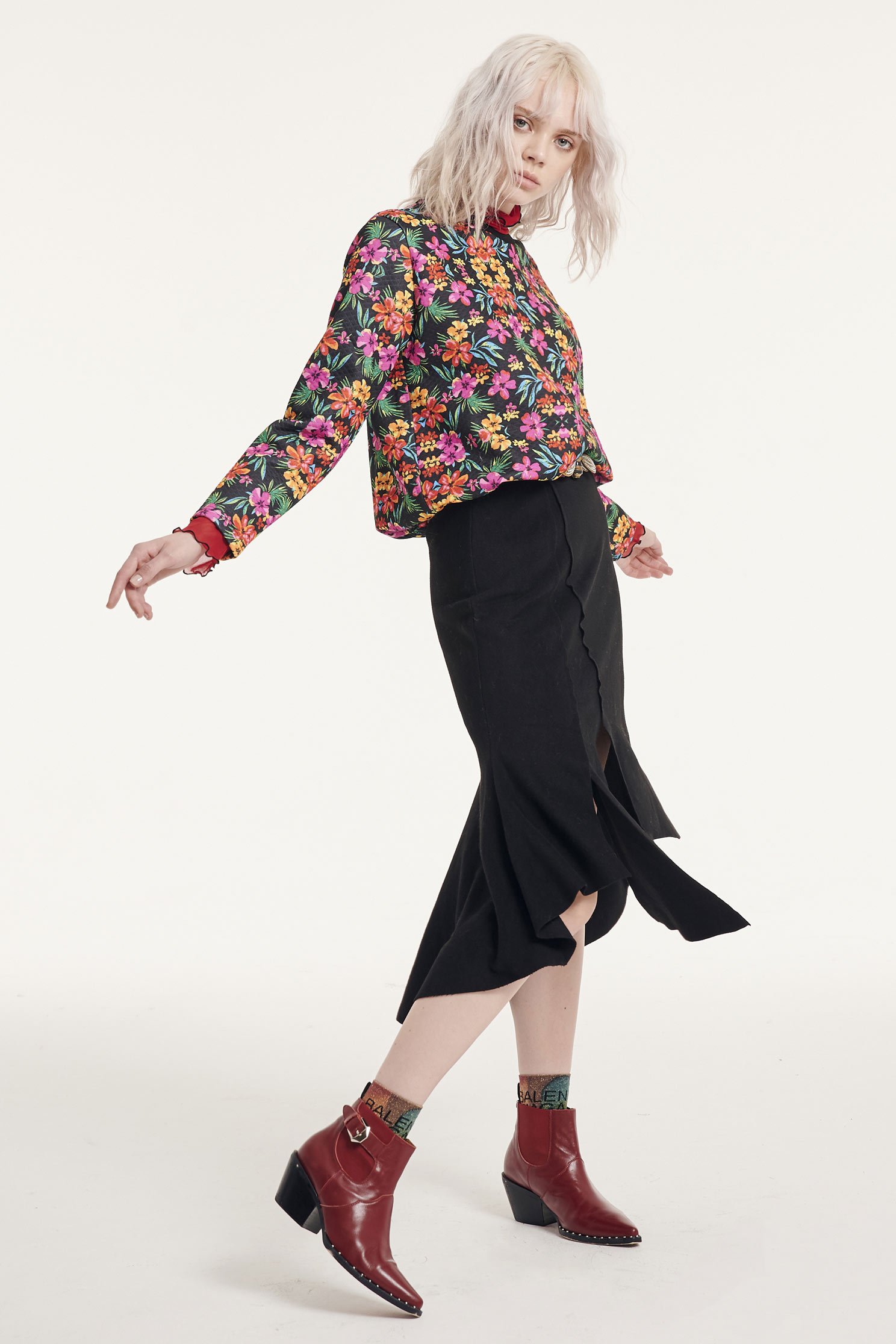 Irregular classic fashion long skirt
