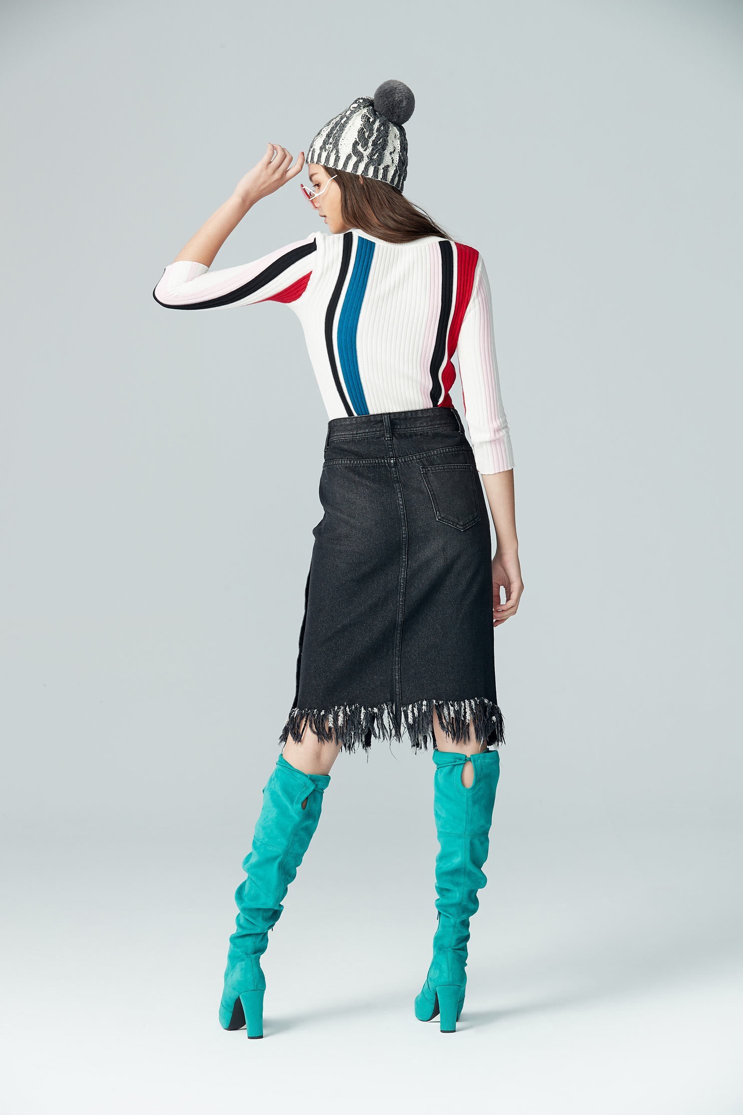 Side-breasted skirt