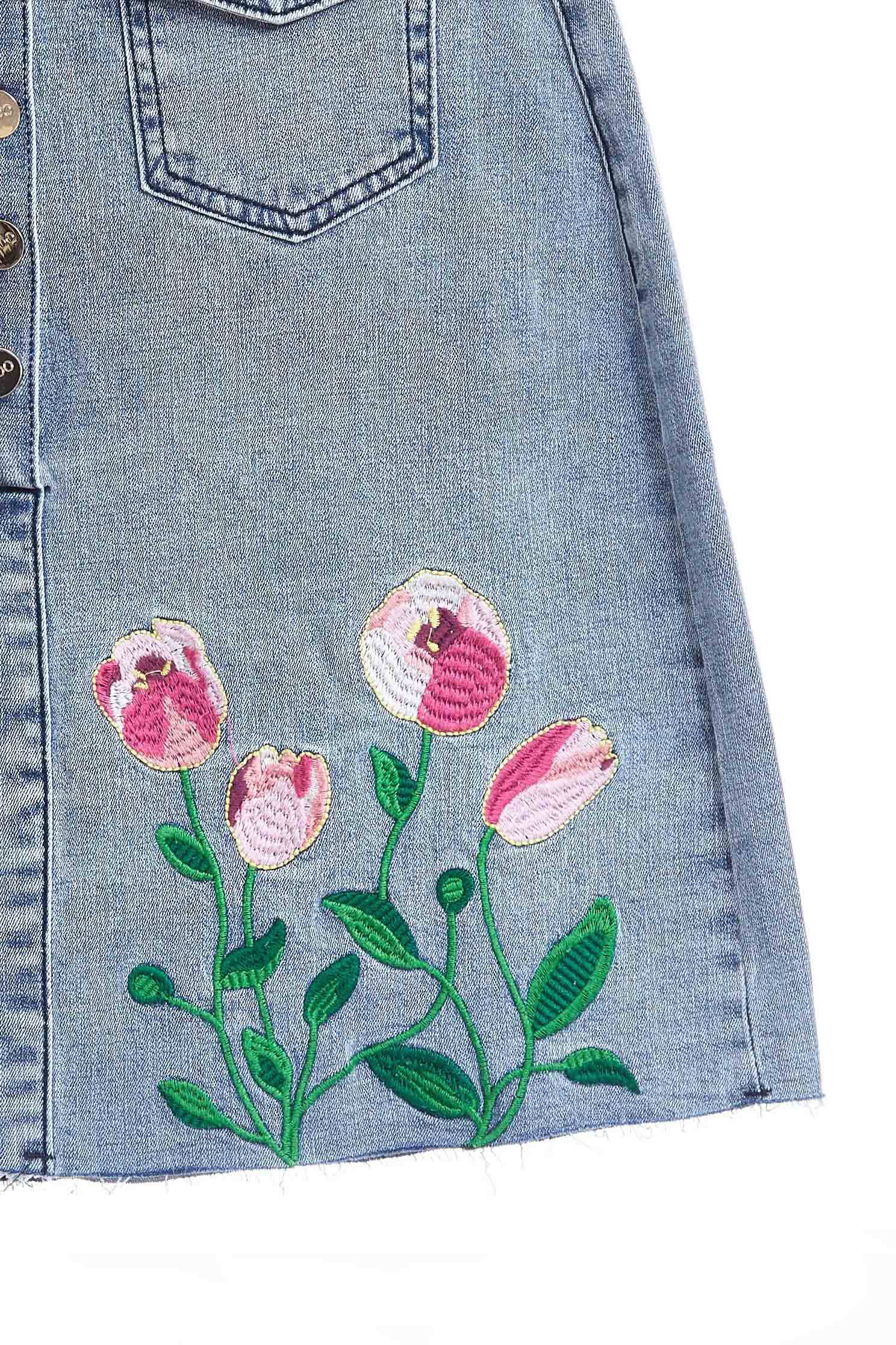 Embroidered denim skirt