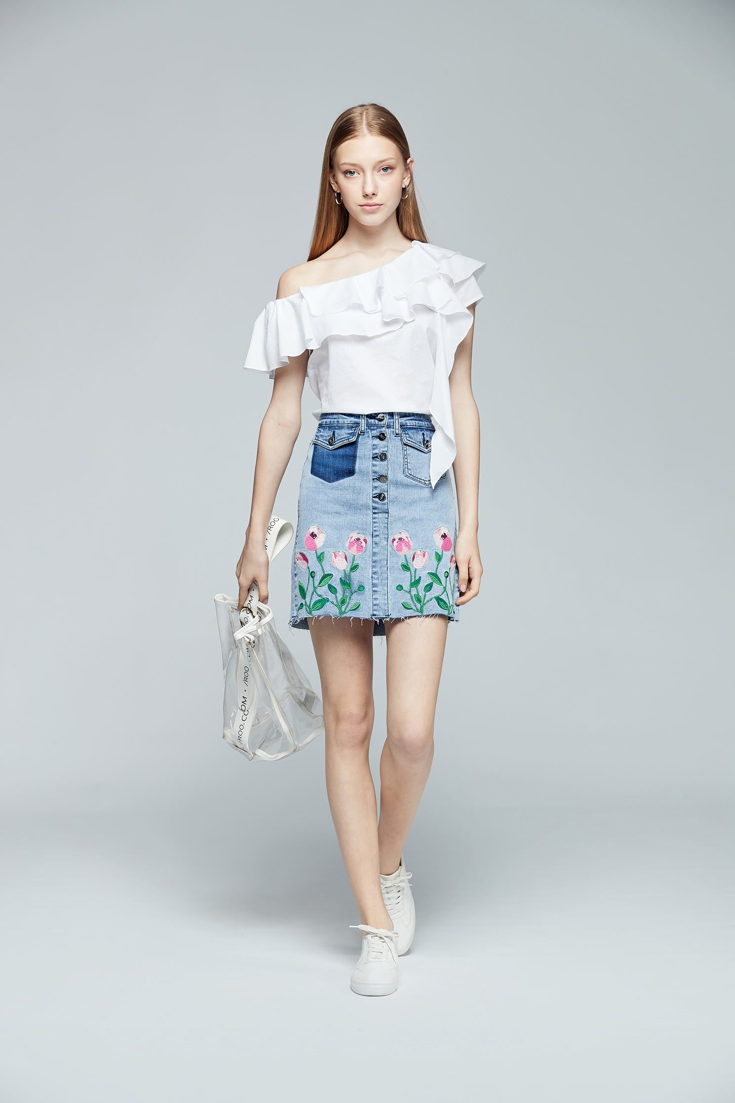 Embroidered denim skirt