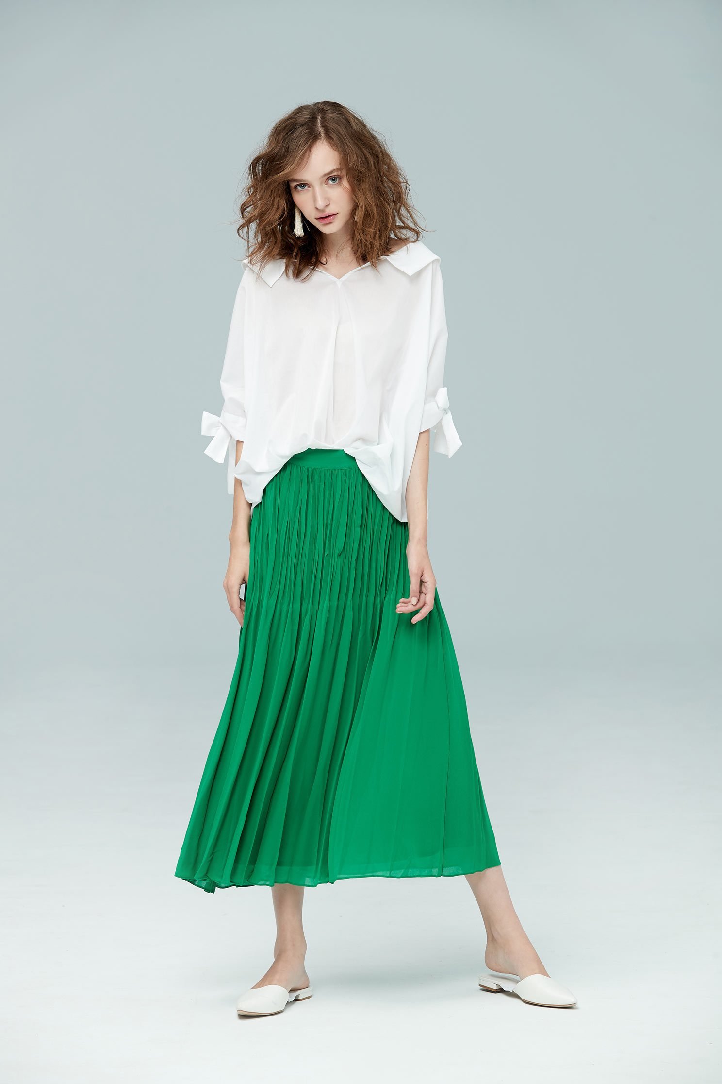 Wrinkled and elegant fashion skirt