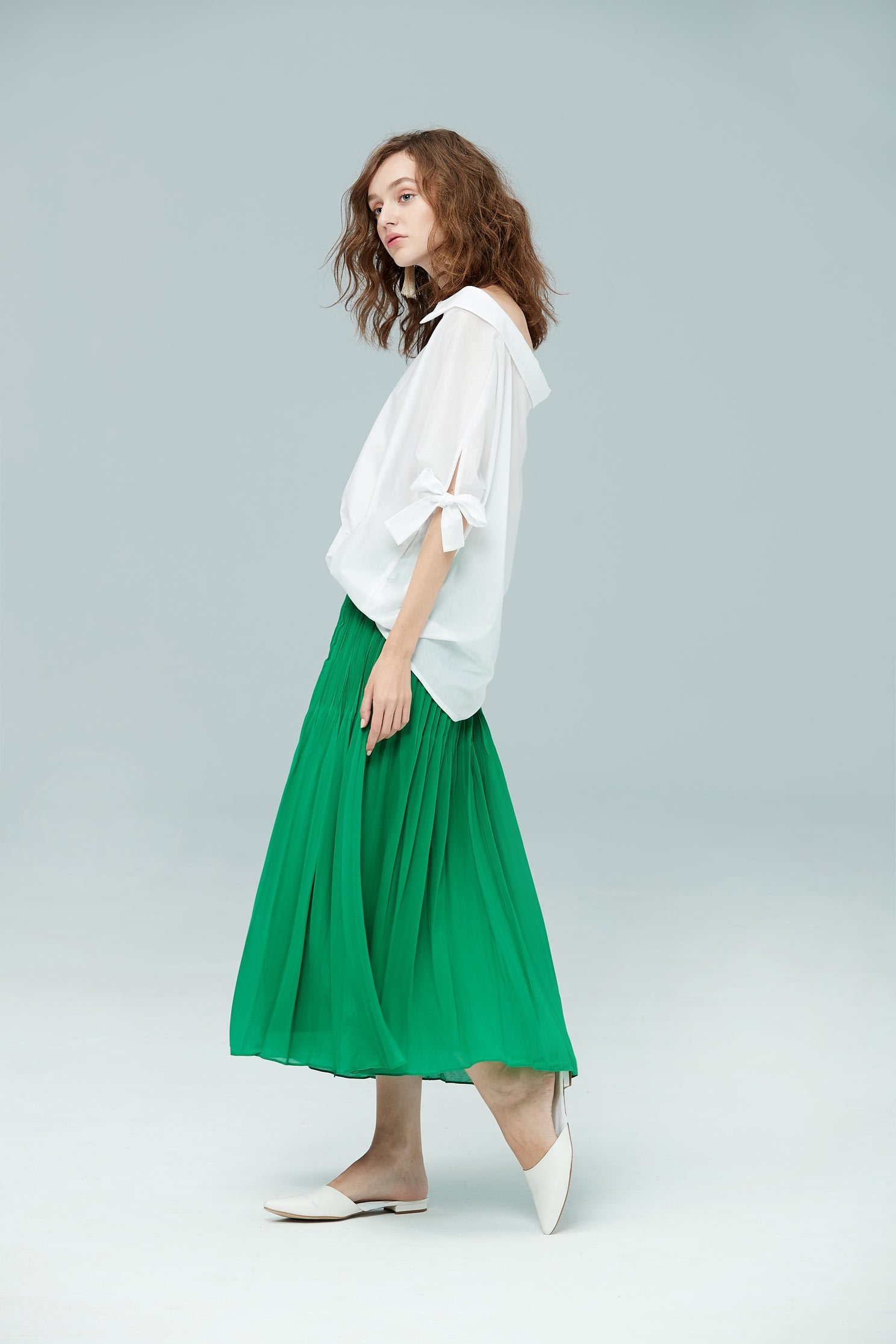 Wrinkled and elegant fashion skirt