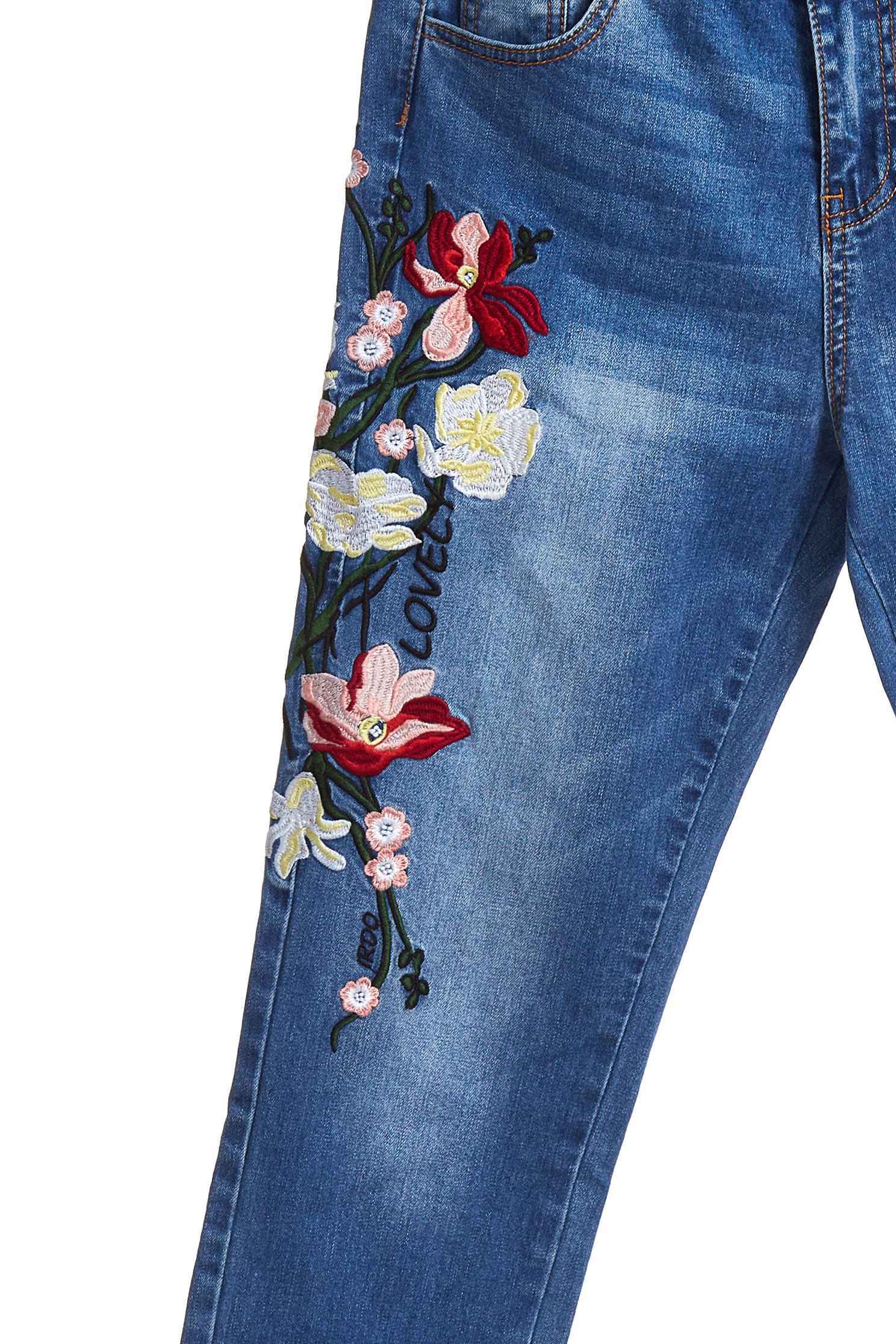 Elegant embroidered denim cropped pants