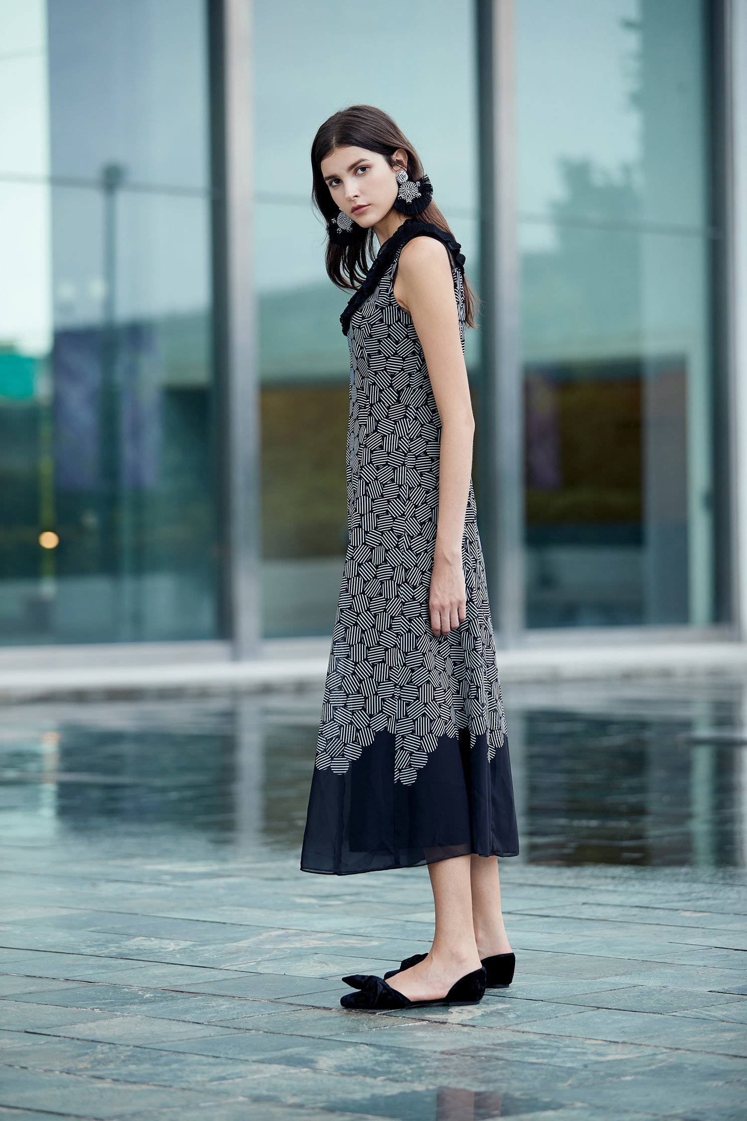 Charming solid flounce dress