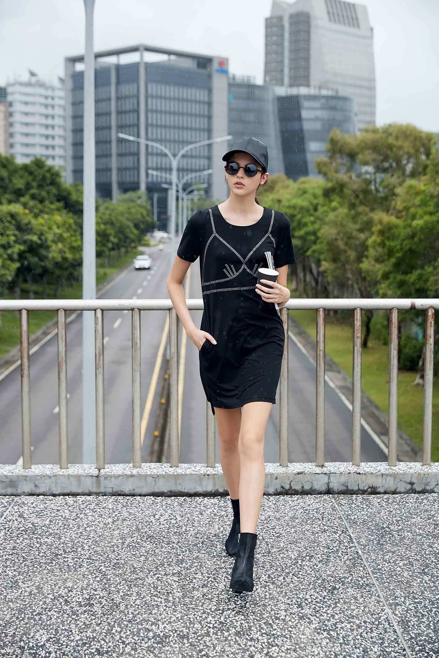 One-piece dress in bra printing
