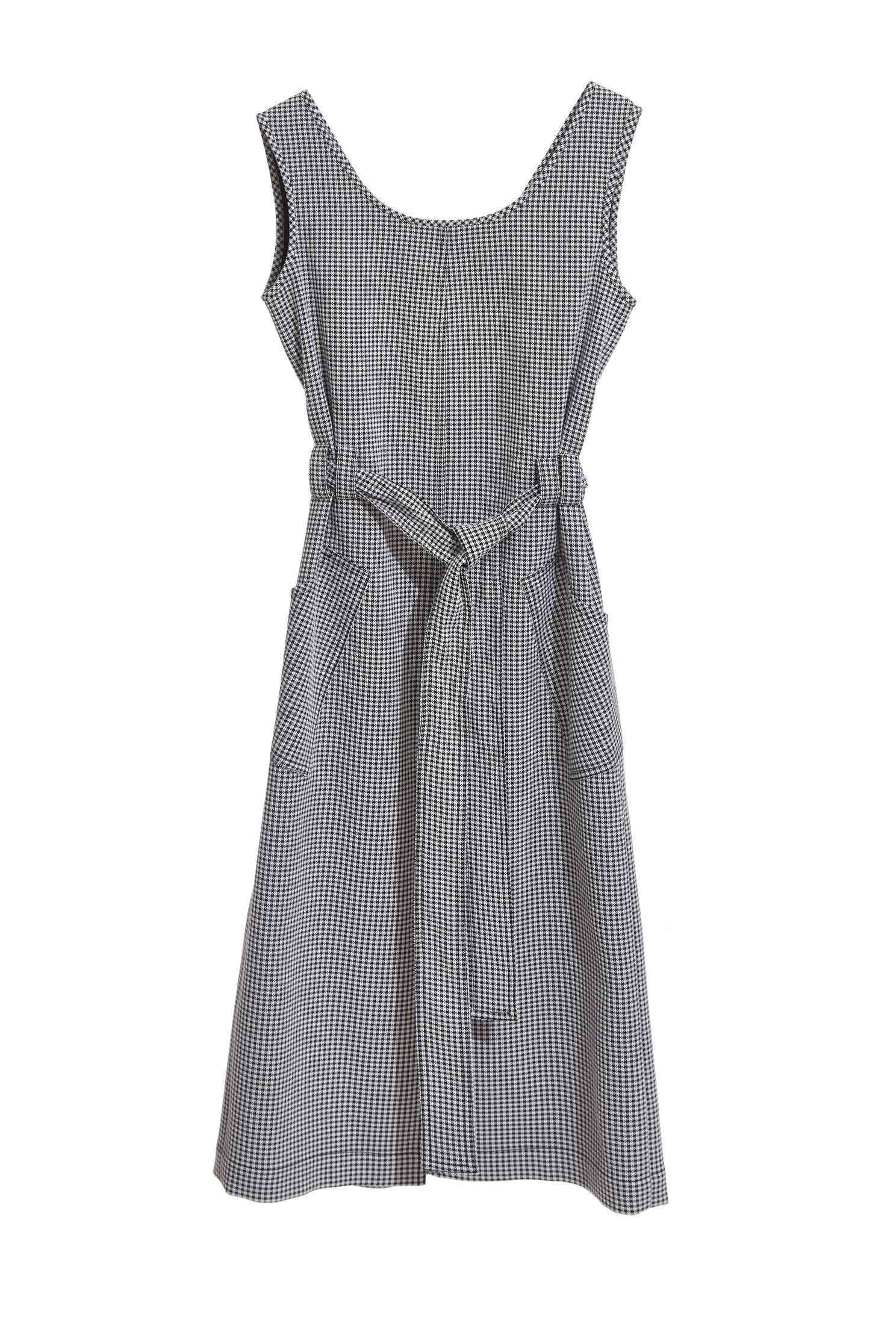 Elegant one-piece dress in stripes