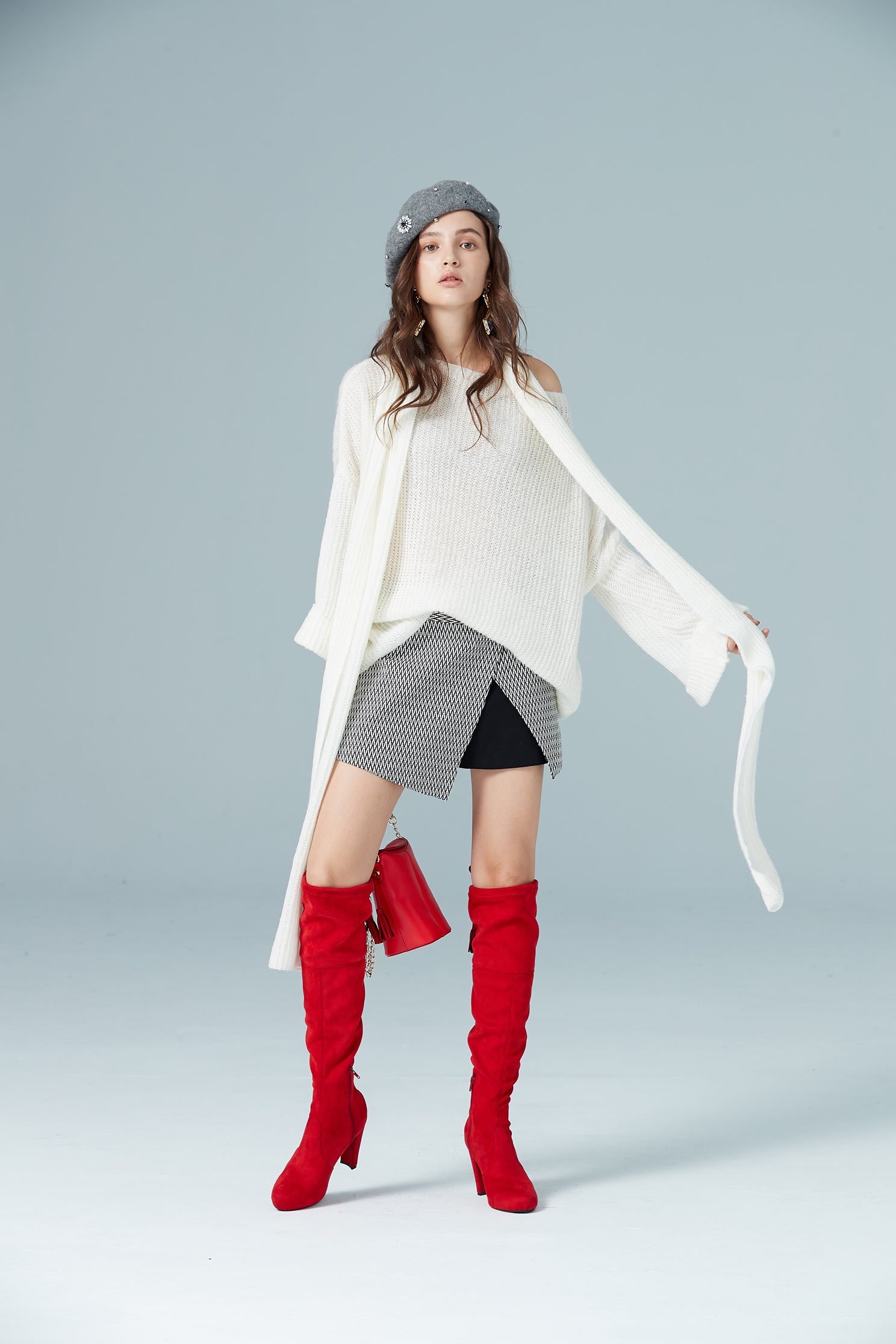 Chic lively knit top