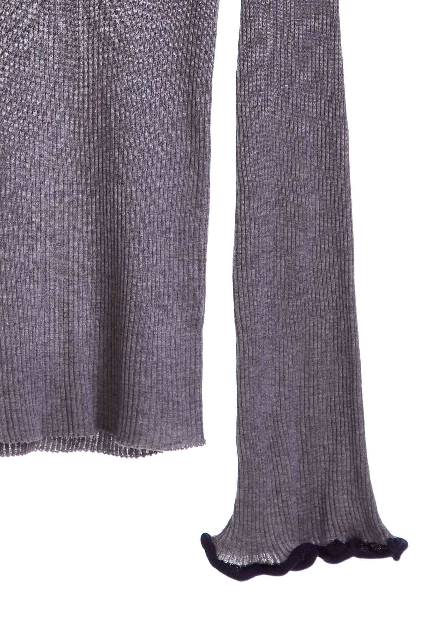 Wavy style knit long sleeve top