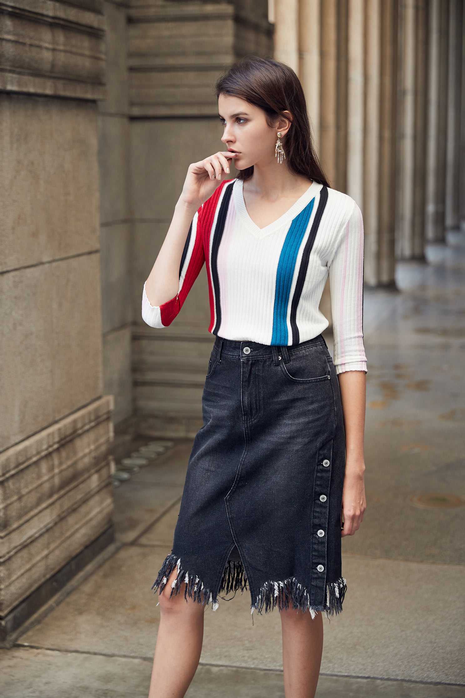 Color matching short-sleeved top