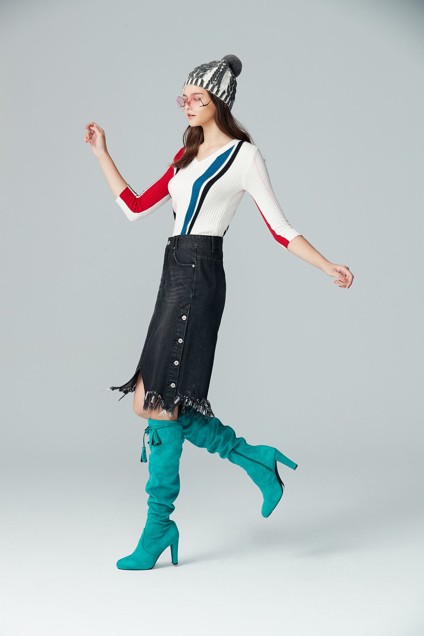 Color matching short-sleeved top