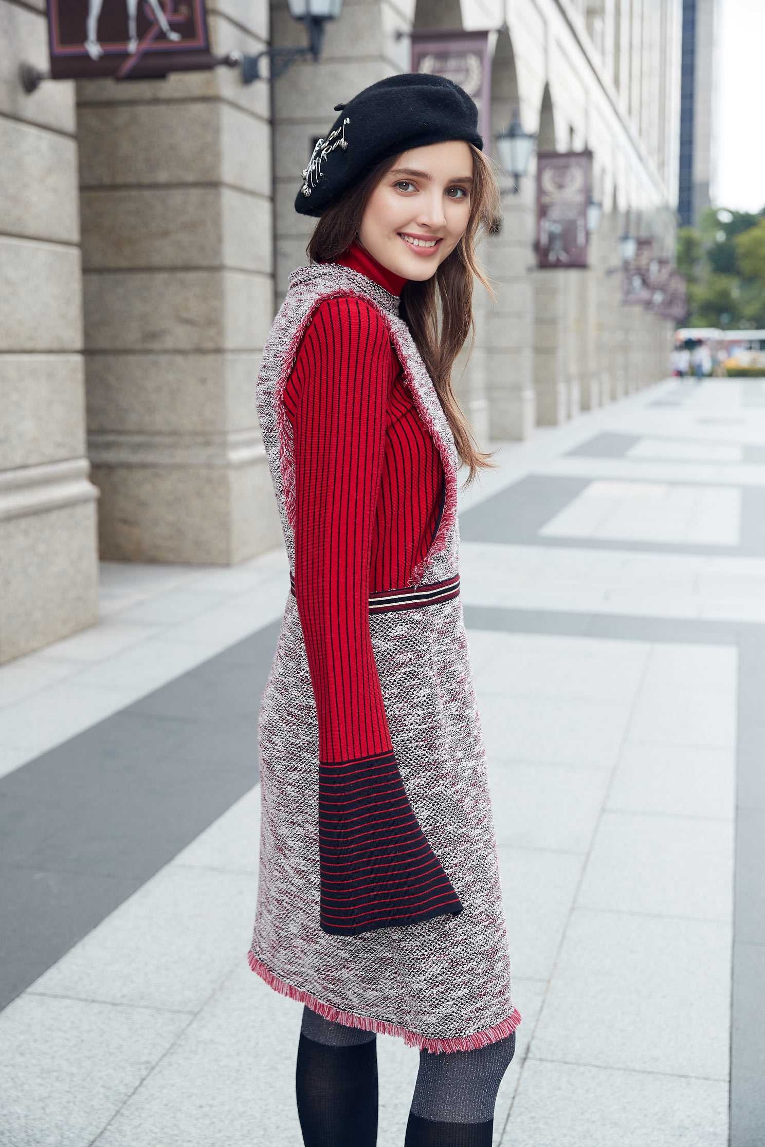 High neck and wide sleeve classic design top