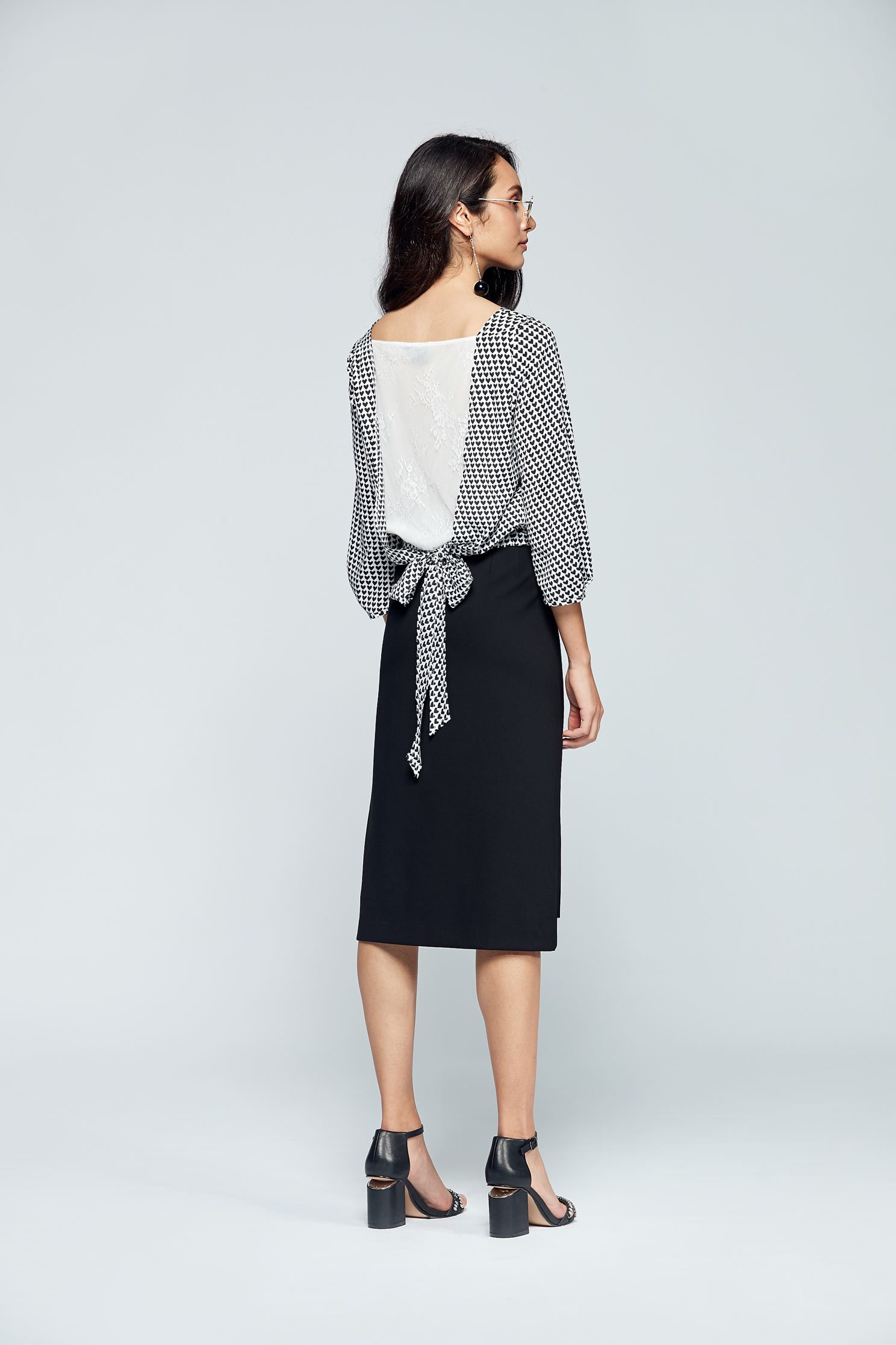 Elegant temperament classic design top