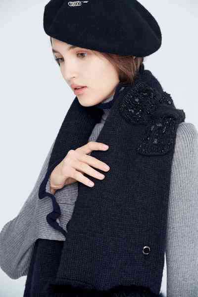Grace classic design shawl