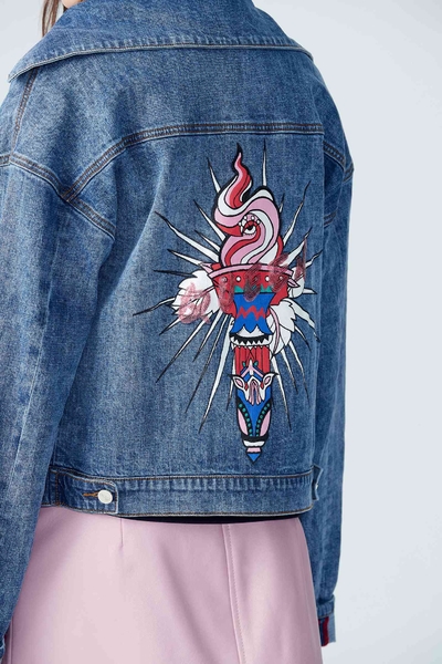 Color matching fur collar denim coat