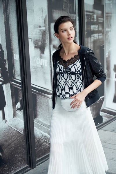 Elegant pleated maxi-skirt