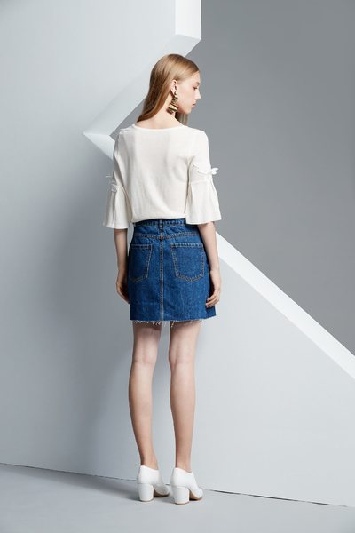 Embroidered class denim skirt