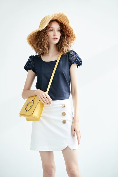 Buttoned fashion skirt