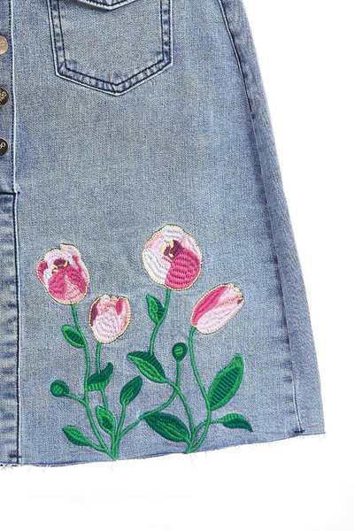Embroidered denim skirt