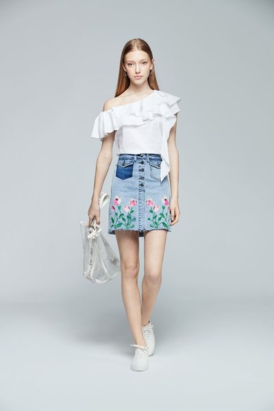 Embroidered denim skirt