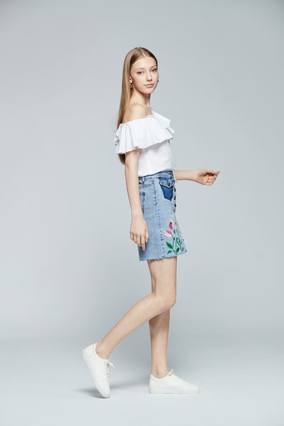 Embroidered denim skirt