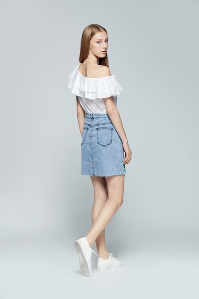 Embroidered denim skirt