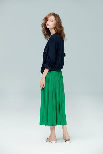 Wrinkled and elegant fashion skirt