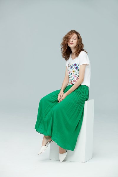 Wrinkled and elegant fashion skirt
