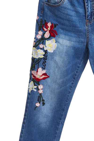 Elegant embroidered denim cropped pants