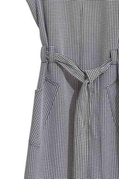 Elegant one-piece dress in stripes