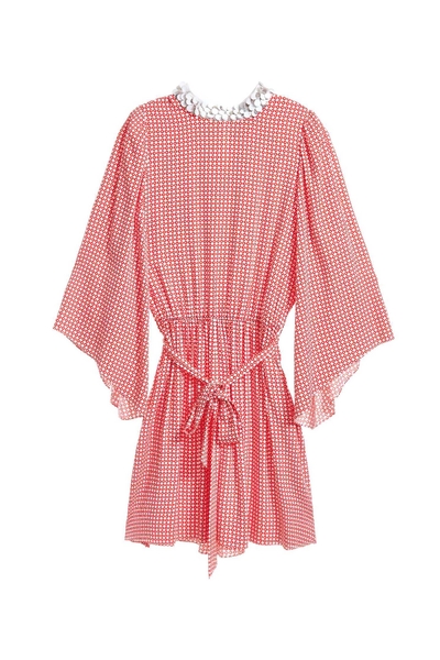 Elegant dress with lace collar