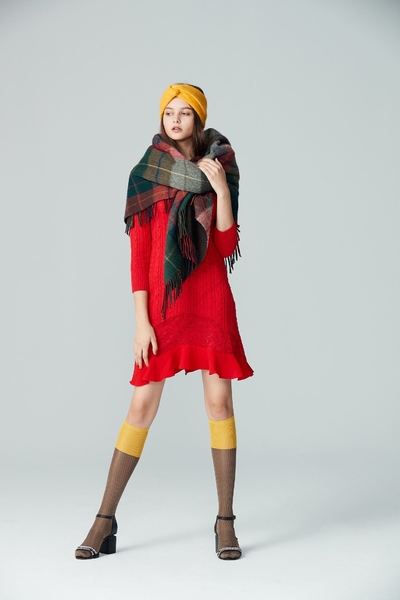 wavy hemline knit dress