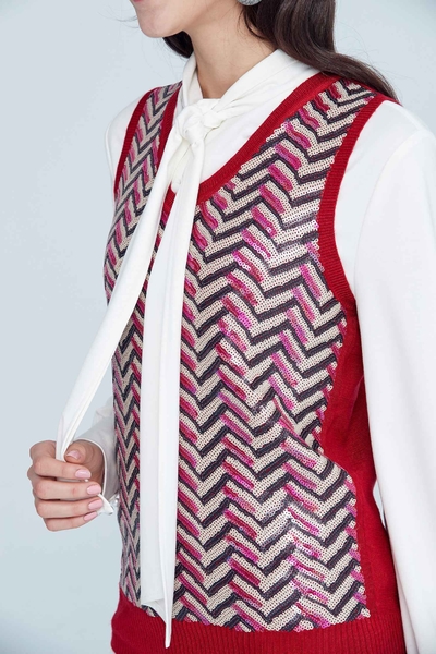 Color matching classic vest