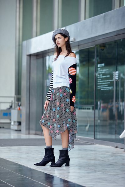 Shoulder off knit top