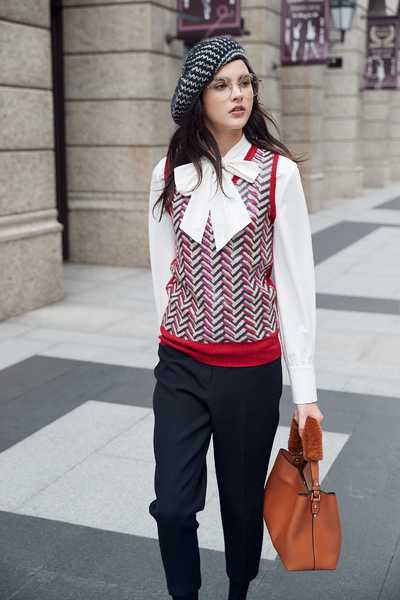 Elegant temperament classic top