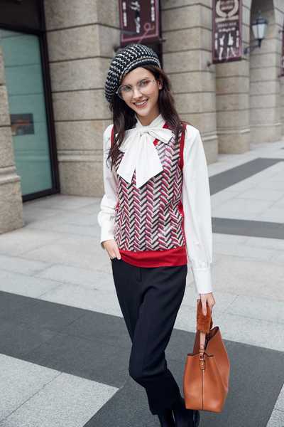Elegant temperament classic top
