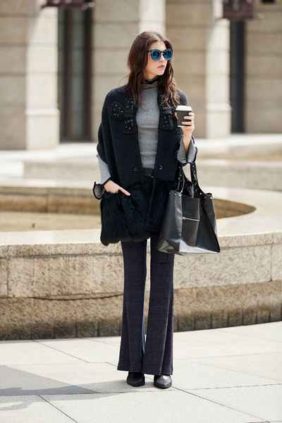 Wavy style knit long sleeve top