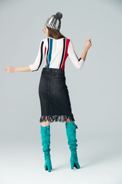 Color matching short-sleeved top