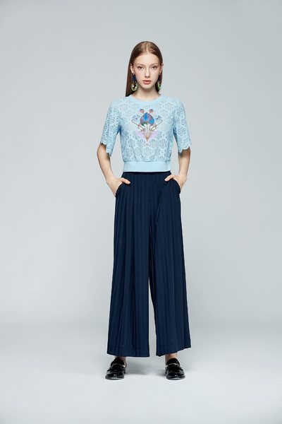 Full lace three-quarter sleeve top