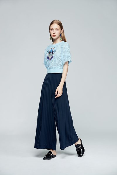 Full lace three-quarter sleeve top