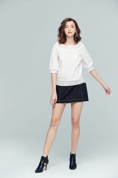Classic elbow-length sleeve top