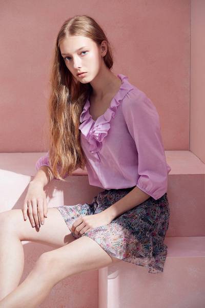 Temperament lapel design top